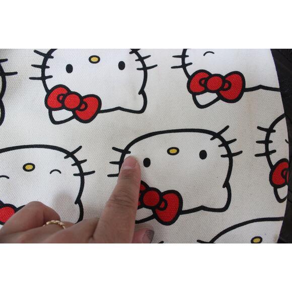 NWT Baggu Hello Kitty Sanrio White Canvas Horizontal Duck Crossbody Bag - Picture 6 of 7